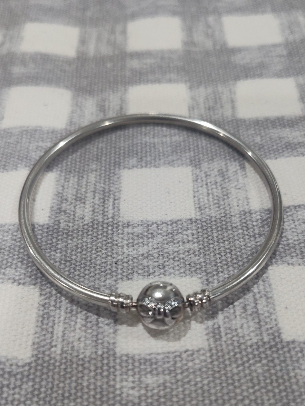 Pandora Sterling Silver Bangle Bracelet with Bow Detail Clasp